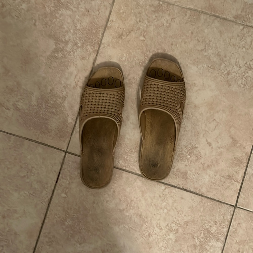 broken-in jandals